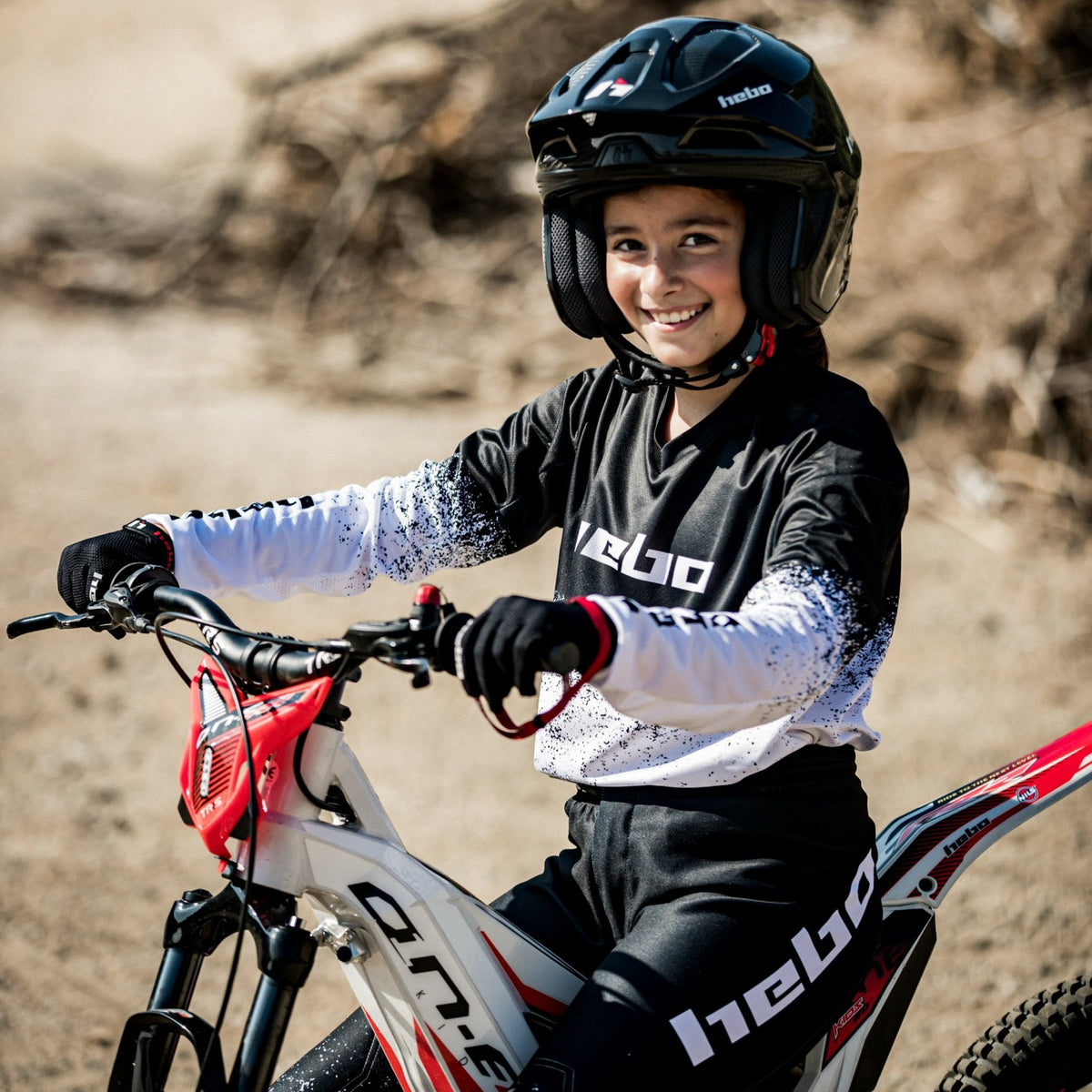 Camiseta Pro V Dripped Junior Blanca - Hebo