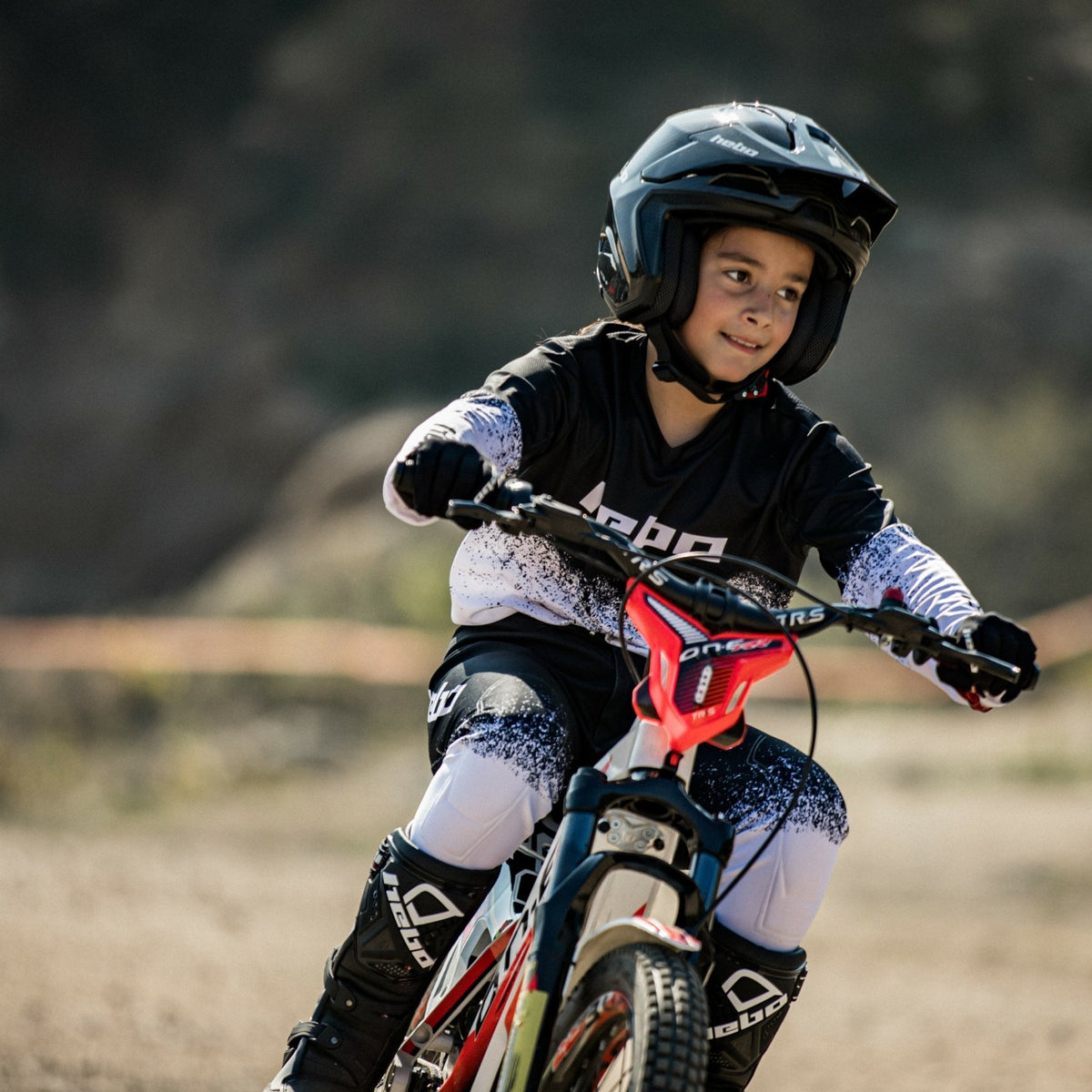 Camiseta Pro V Dripped Junior Blanca - Hebo