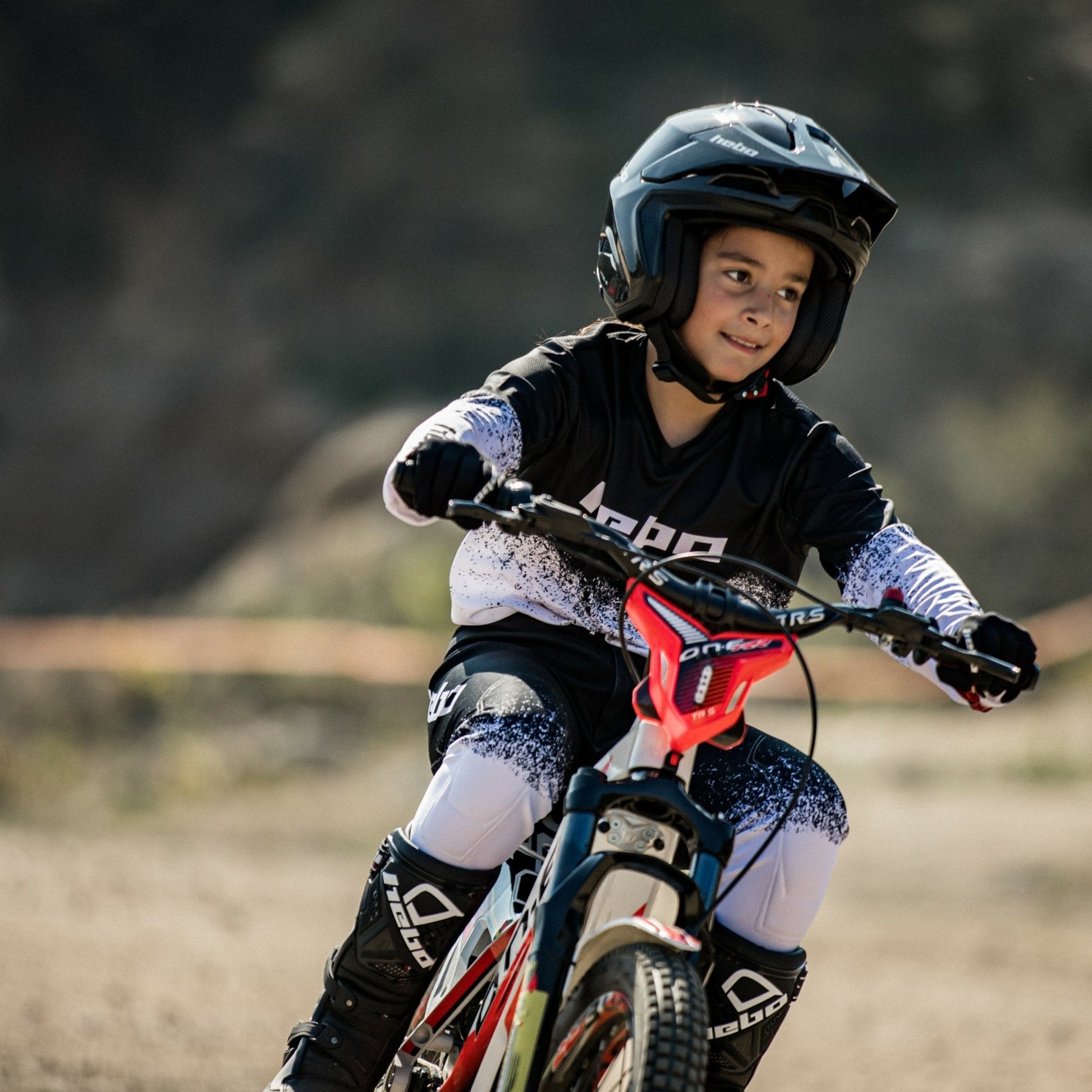 Camiseta Pro V Dripped Junior Blanca - Hebo