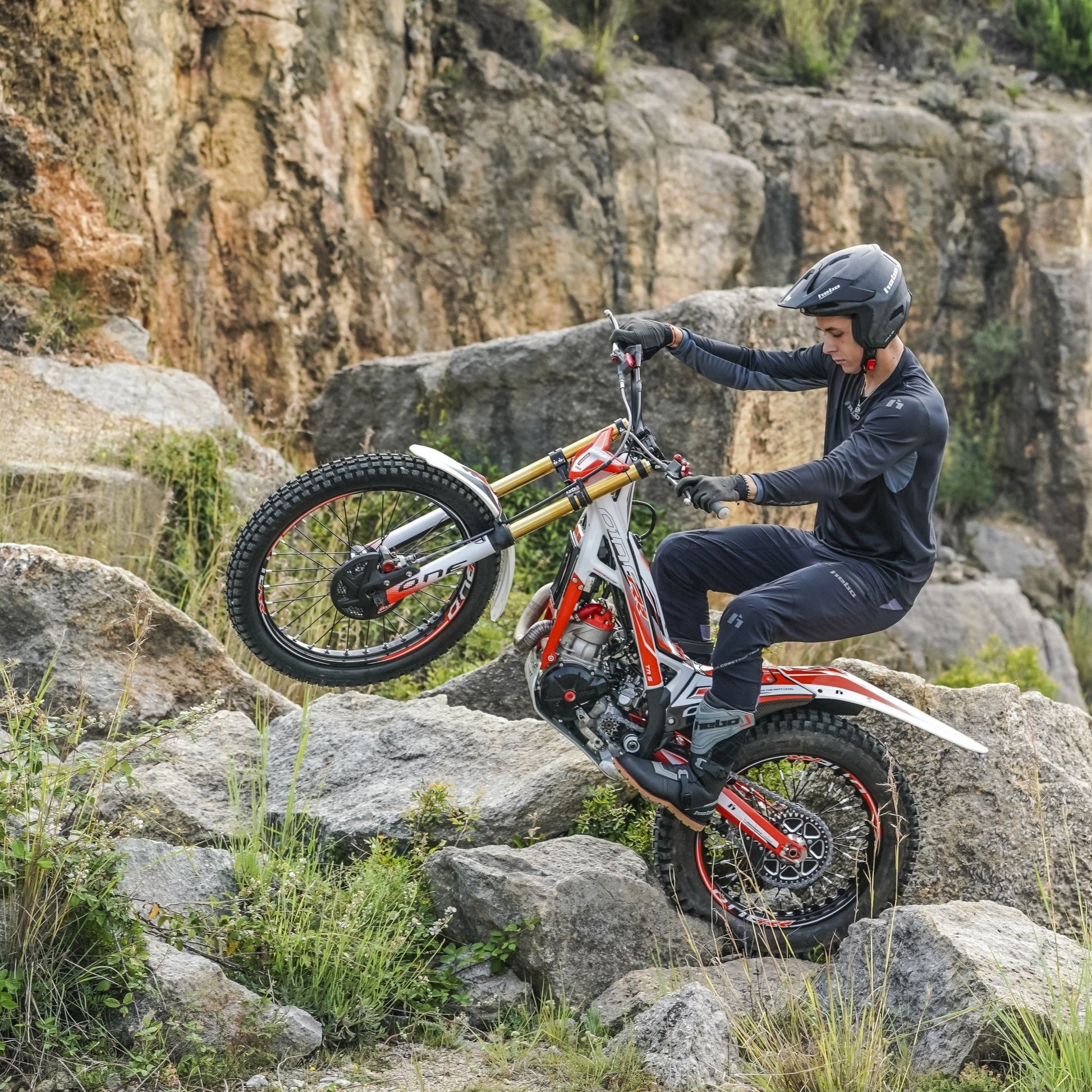 Casco Zone Race Carbon Forged - Hebo